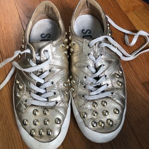 SCHUTZ matte gold leather sneakers with metal studs - sz 6